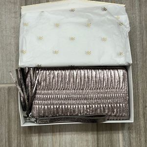 Stella & Dot metallic silver Gathered continental wallet